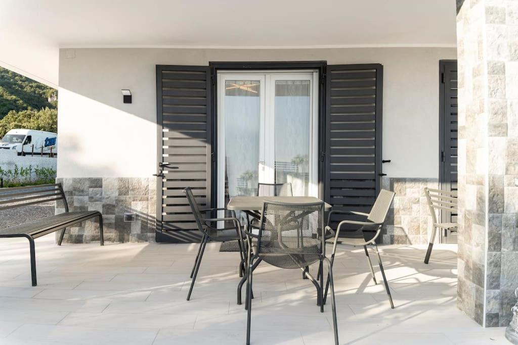 Appartamento Emma Con Piscina - Vista Mare"Tenuta Croce" Салерно Экстерьер фото