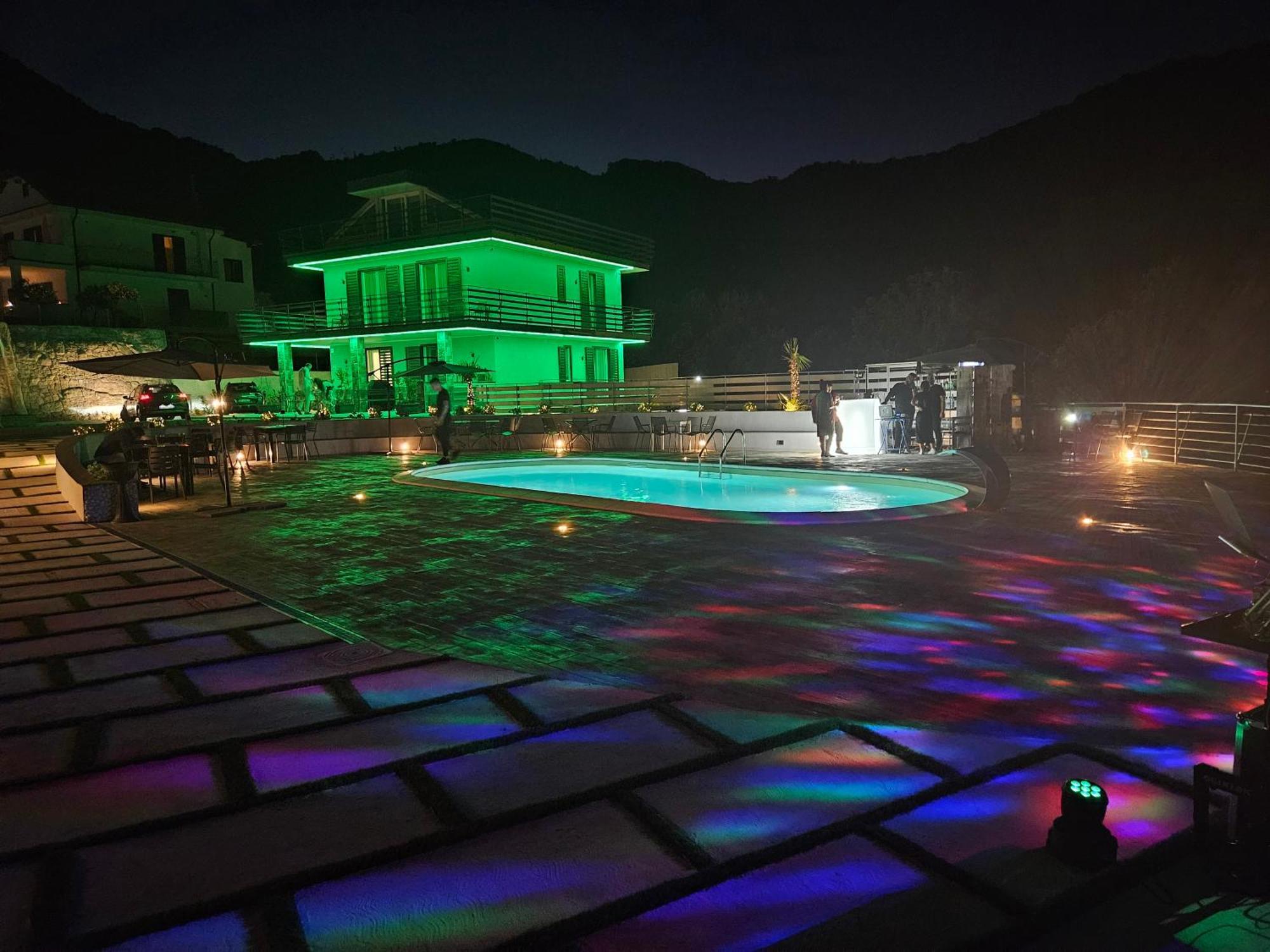 Appartamento Emma Con Piscina - Vista Mare"Tenuta Croce" Салерно Экстерьер фото